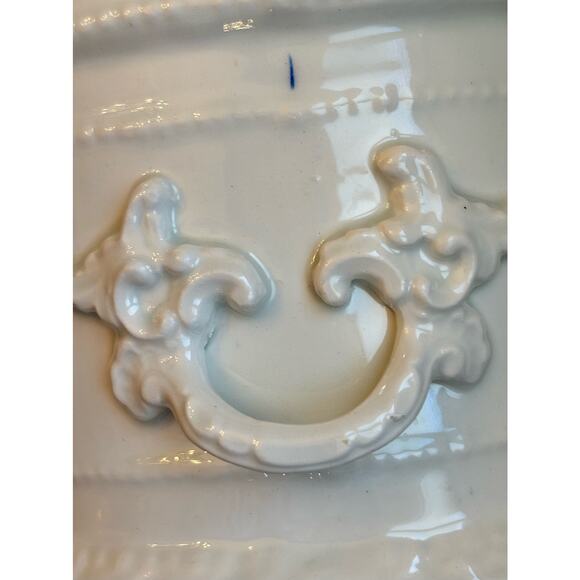 1950’s White Porcelain Cache Pot, Tray  from Alcora with Rams Decoration Rare - Picture 4 of 16